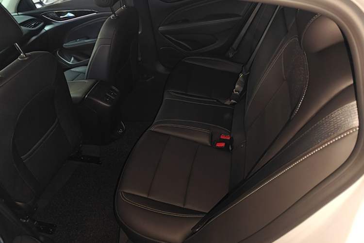 Used Buick Regal 2024 28T Luxury Edition Left Rear Seat