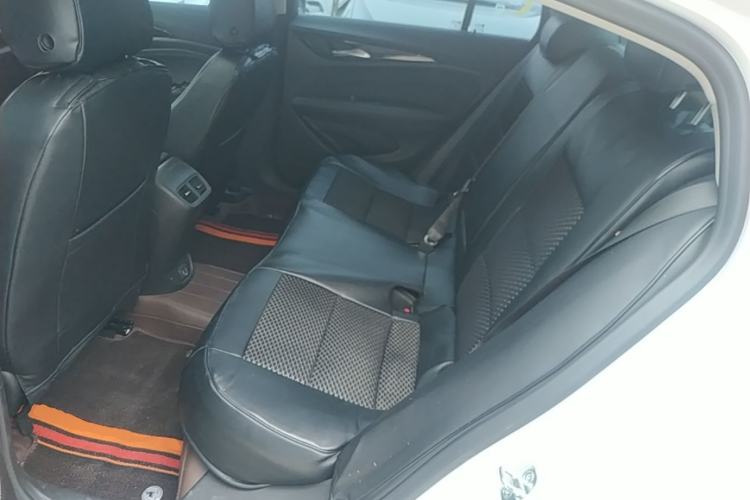 Used Buick Regal 2024 25T Deluxe Edition Left Rear Seat