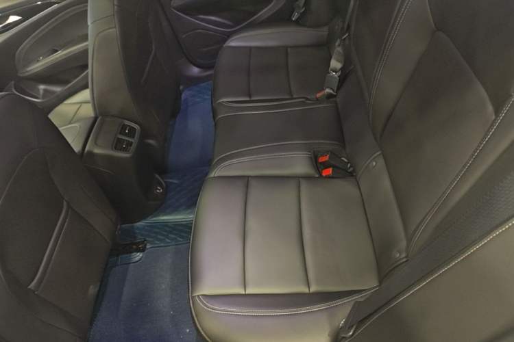 Used Buick Regal 2024 Revised 25T Ultra-Comfort Edition Left Rear Seat
