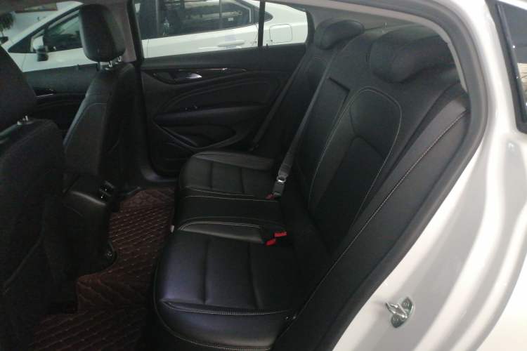 Used Buick Regal 2024 25T Deluxe Edition Left Rear Seat