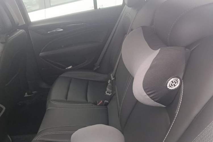 Used Buick Regal 2024 25T Deluxe Edition Left Rear Seat