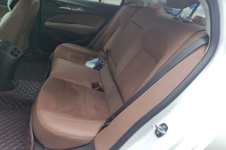 Used Buick Regal 2024 28T Luxury Edition Left Rear Seat