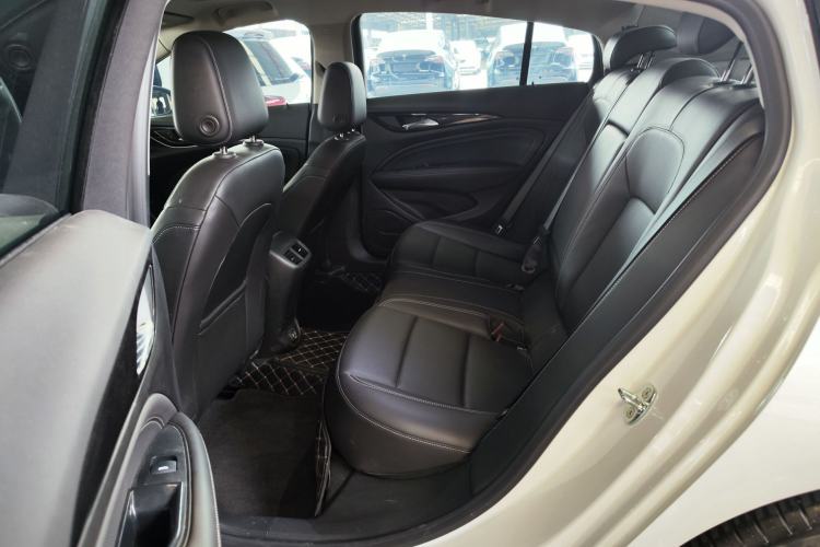 Used Buick Regal 2024 25T Deluxe Edition Left Rear Seat