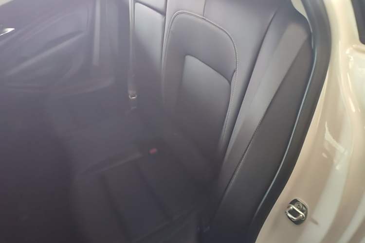 Used Buick Regal 2024 25T Deluxe Edition Left Rear Seat
