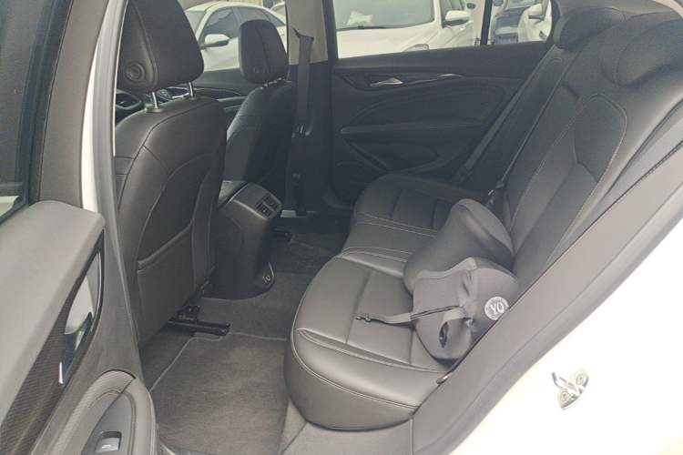 Used Buick Regal 2024 25T Deluxe Edition Left Rear Seat