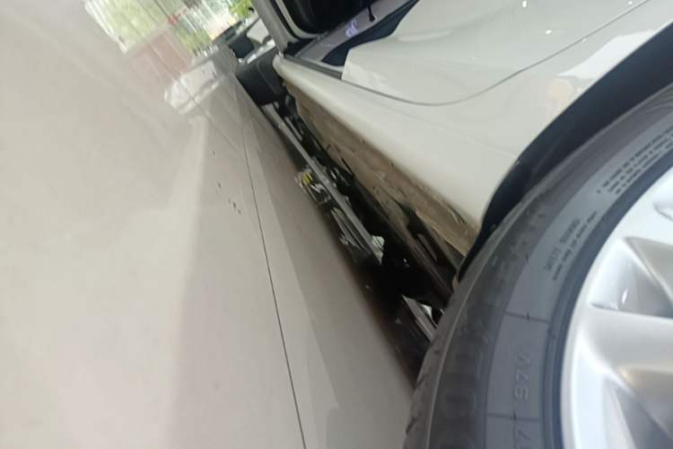 Used Buick Regal 2024 25T Deluxe Edition Left Side Sill