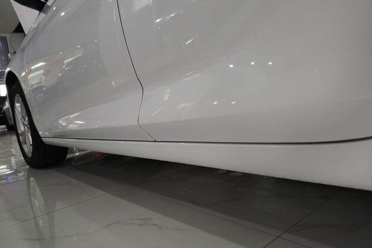 Used Buick Regal 2024 25T Deluxe Edition Left Side Sill