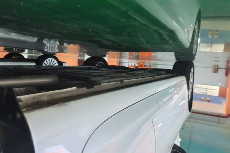 Used Buick Regal 2024 25T Deluxe Edition Left Side Sill