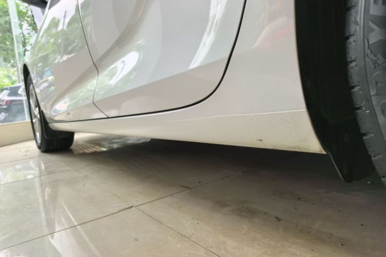 Used Buick Regal 2024 25T Deluxe Edition Left Side Sill