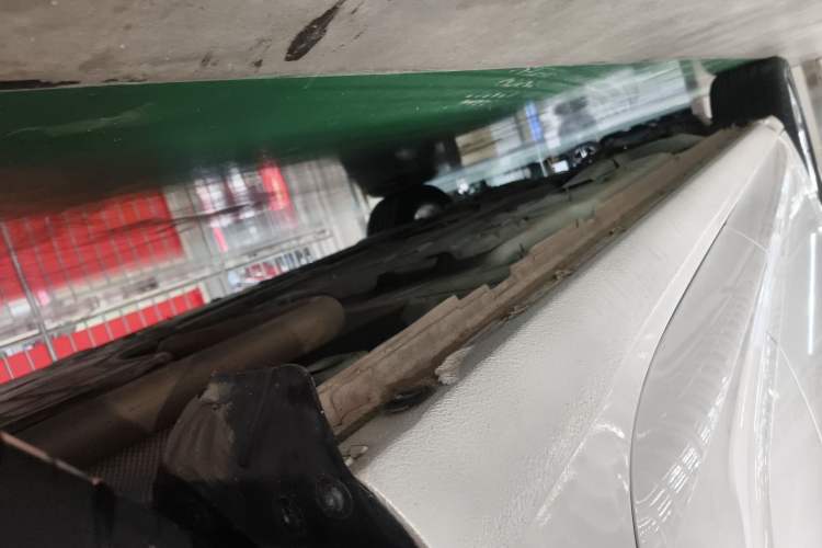 Used Buick Regal 2024 25T Deluxe Edition Left Side Sill