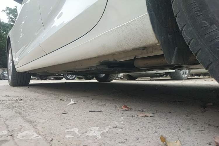Used Buick Regal 2024 25T Deluxe Edition Left Side Sill