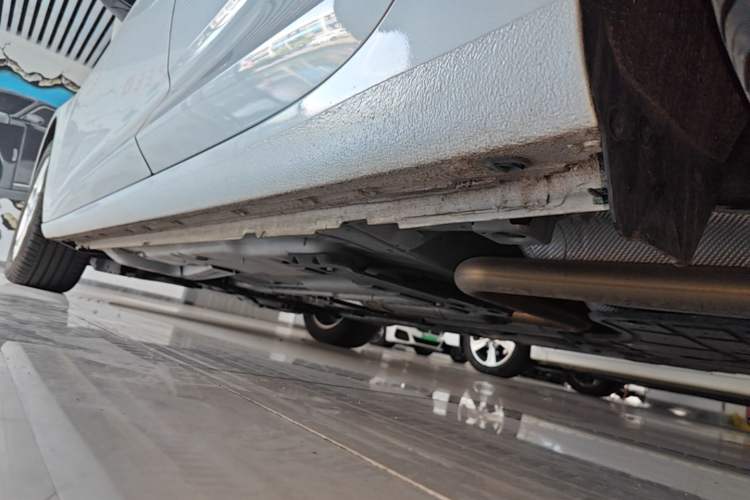 Used Buick Regal 2024 25T Deluxe Edition Left Side Sill