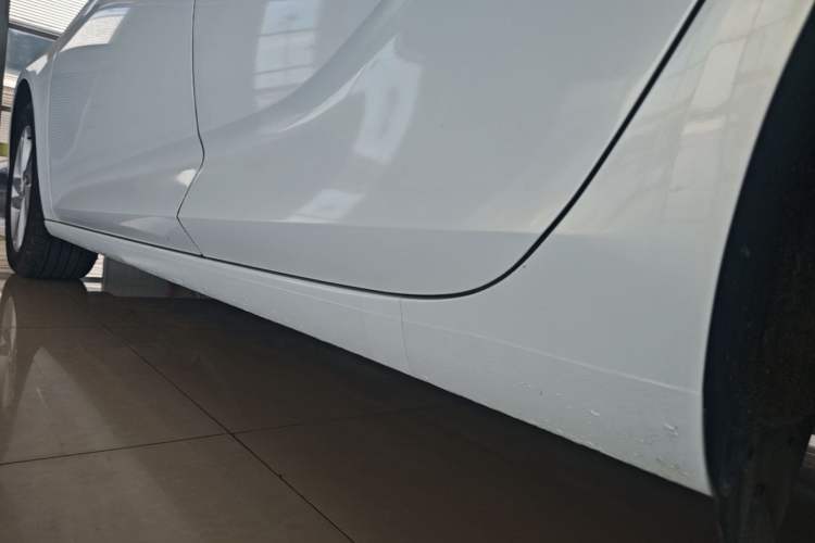 Used Buick Regal 2024 25T Deluxe Edition Left Side Sill