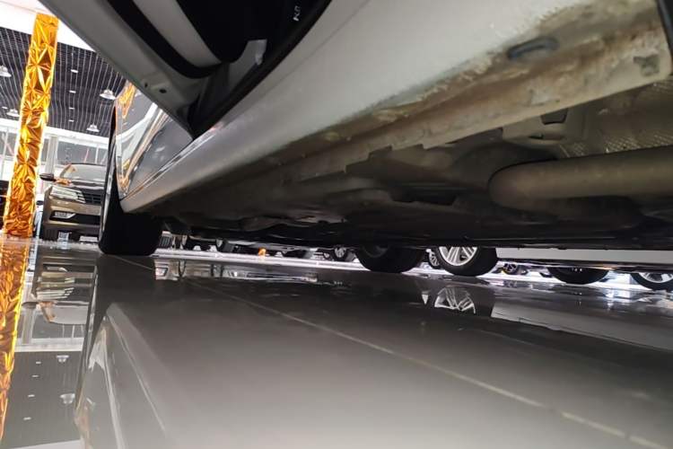 Used Buick Regal 2024 25T Deluxe Edition Left Side Sill