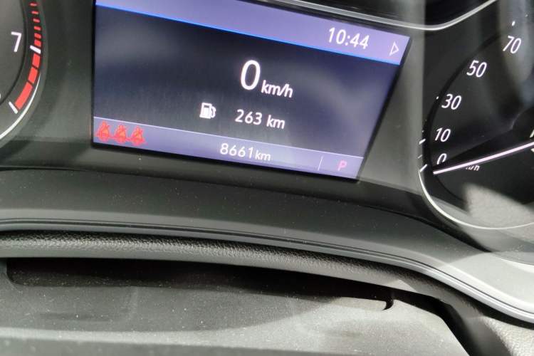Used Buick Regal 2024 25T Deluxe Edition Odometer Close Up