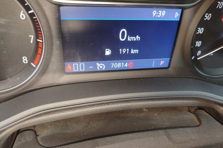 Used Buick Regal 2024 25T Deluxe Edition Odometer Close Up