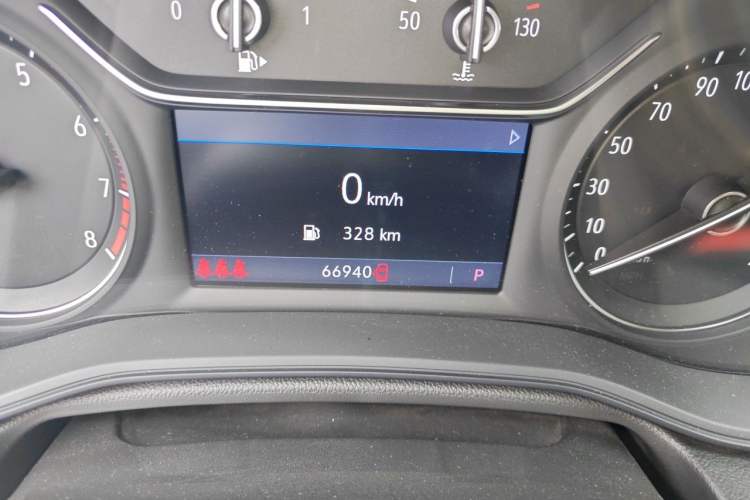 Used Buick Regal 2024 25T Deluxe Edition Odometer Close Up
