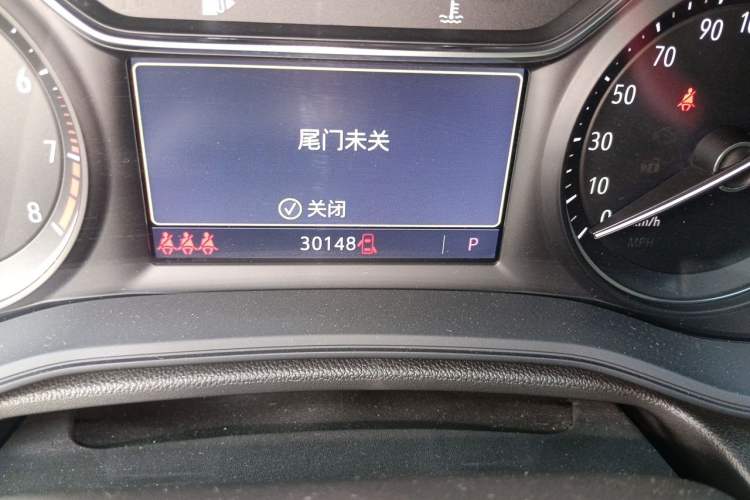 Used Buick Regal 2024 25T Deluxe Edition Odometer Close Up