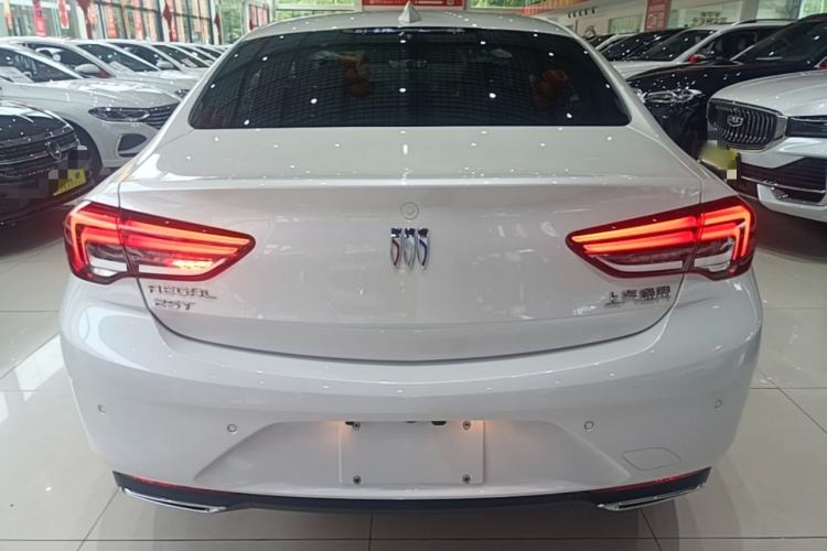Used Buick Regal 2024 25T Deluxe Edition Rear
