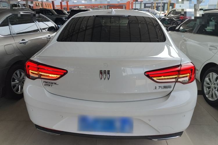 Used Buick Regal 2024 25T Deluxe Edition Rear