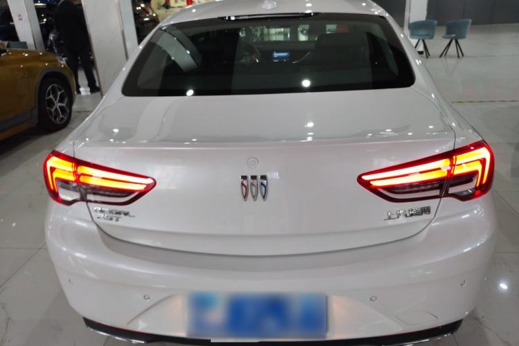 Used Buick Regal 2024 25T Deluxe Edition Rear