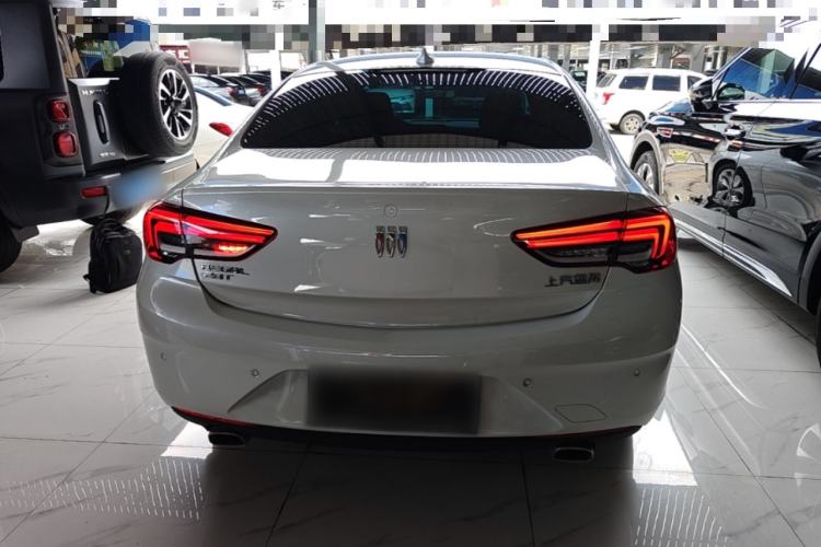 Used Buick Regal 2024 28T Luxury Edition Rear