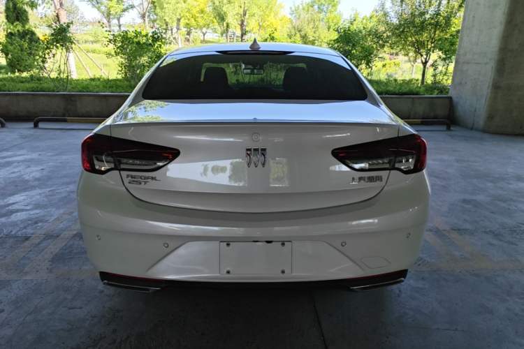 Used Buick Regal 2024 25T Deluxe Edition Rear