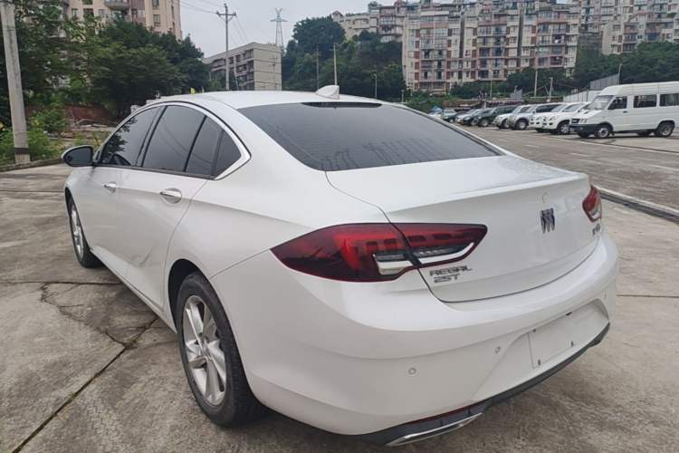Used Buick Regal 2024 25T Deluxe Edition Rear Left 45 Deg