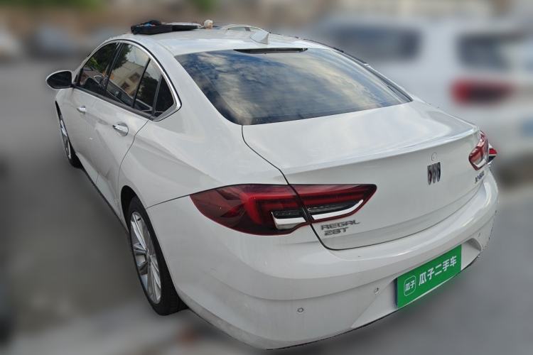 Used Buick Regal 2024 28T Luxury Edition Rear Left 45 Deg