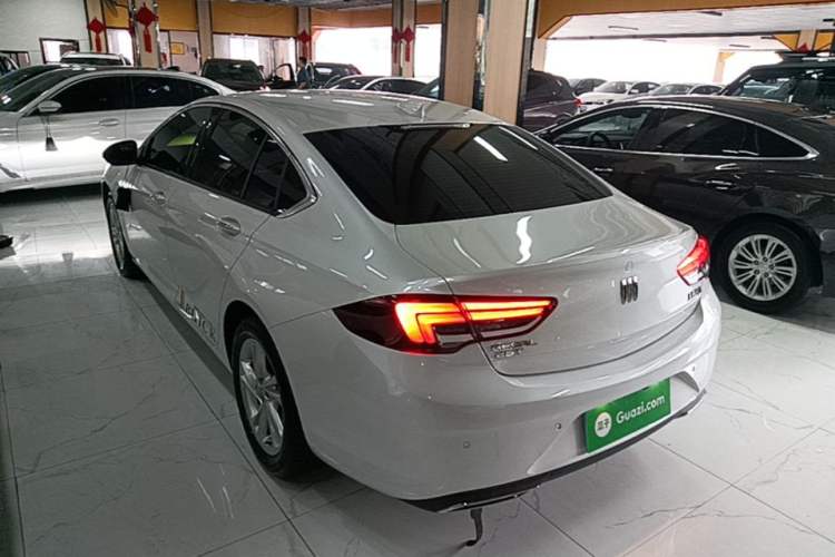 Used Buick Regal 2024 25T Deluxe Edition Rear Left 45 Deg