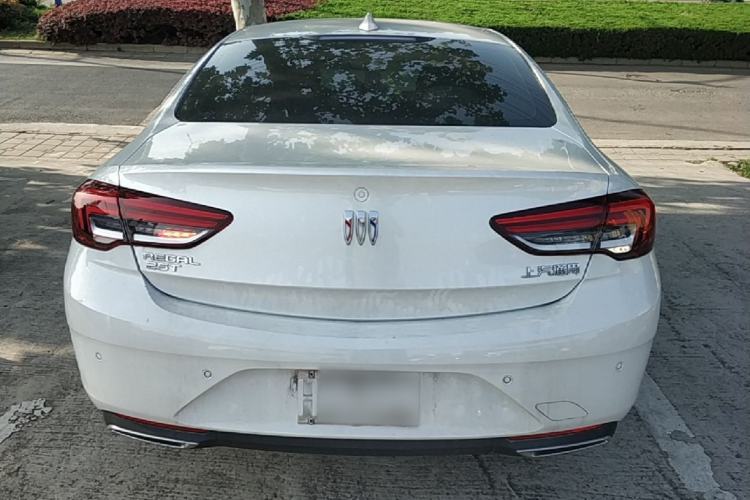 Used Buick Regal 2024 25T Deluxe Edition Rear