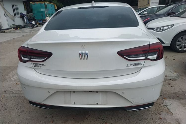 Used Buick Regal 2024 25T Deluxe Edition Rear