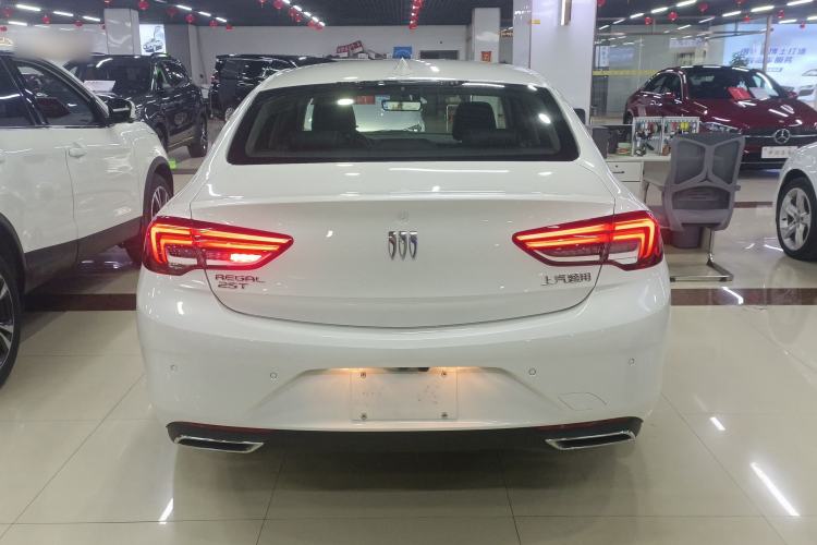 Used Buick Regal 2024 25T Deluxe Edition Rear
