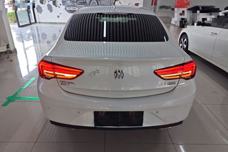 Used Buick Regal 2024 25T Deluxe Edition Rear