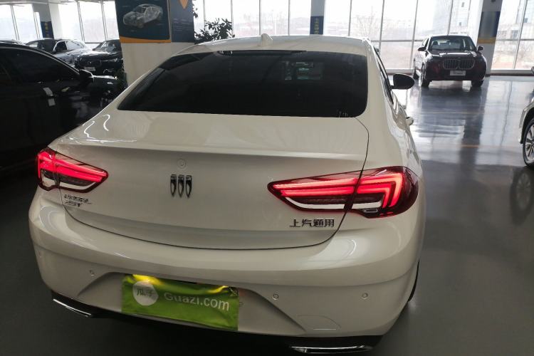 Used Buick Regal 2024 25T Deluxe Edition Rear
