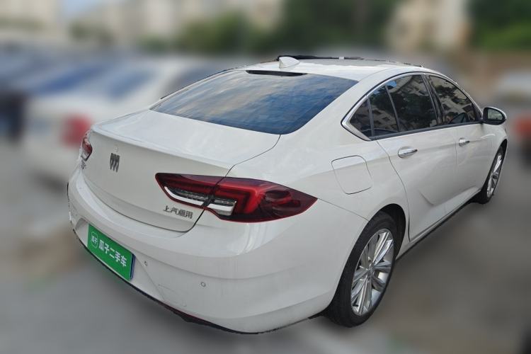 Used Buick Regal 2024 28T Luxury Edition Rear Right 45 Deg