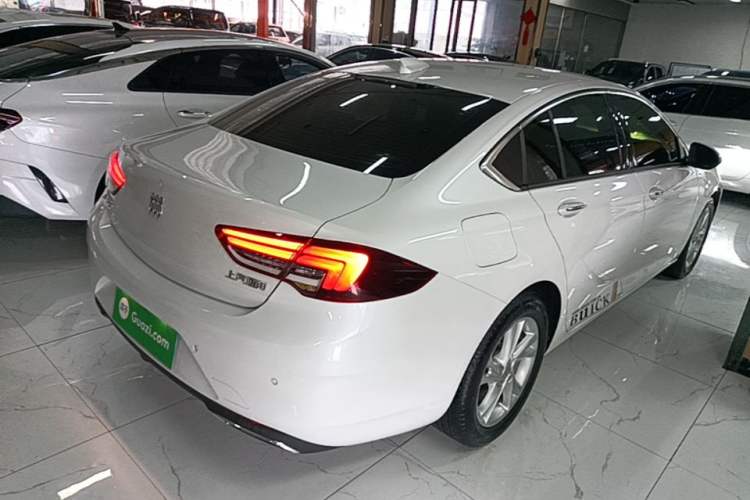 Used Buick Regal 2024 25T Deluxe Edition Rear Right 45 Deg