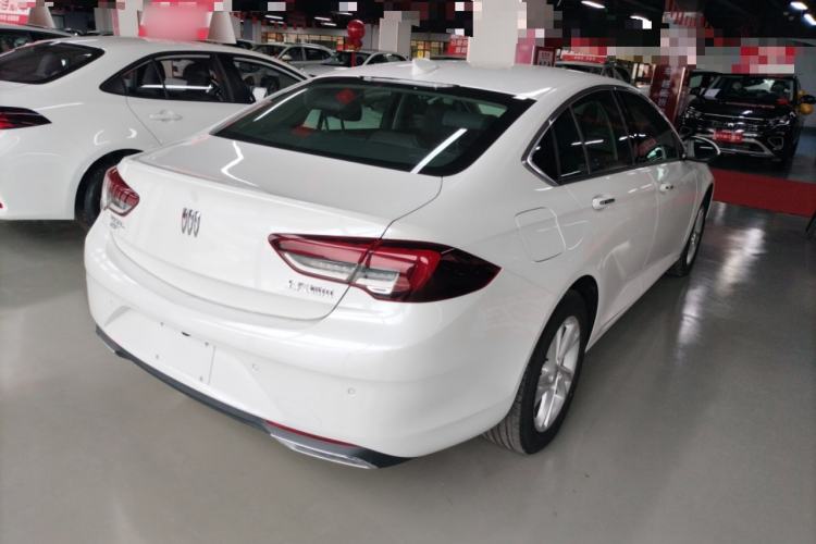 Used Buick Regal 2024 25T Deluxe Edition Rear Right 45 Deg