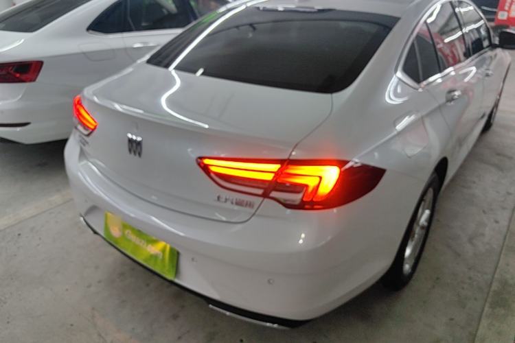Used Buick Regal 2024 25T Deluxe Edition Rear Right 45 Deg