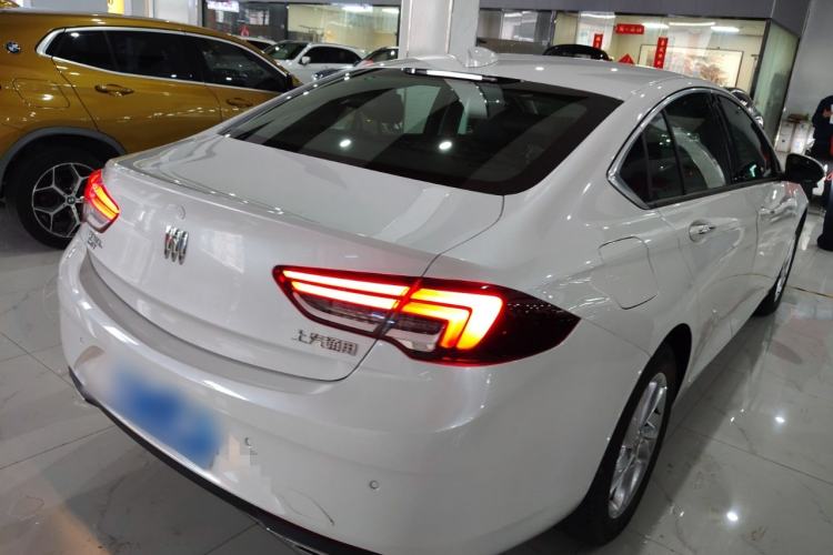 Used Buick Regal 2024 25T Deluxe Edition Rear Right 45 Deg