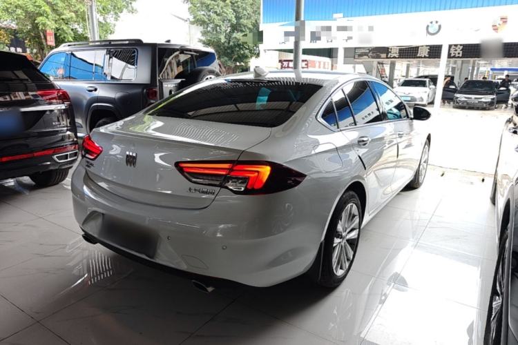 Used Buick Regal 2024 28T Luxury Edition Rear Right 45 Deg