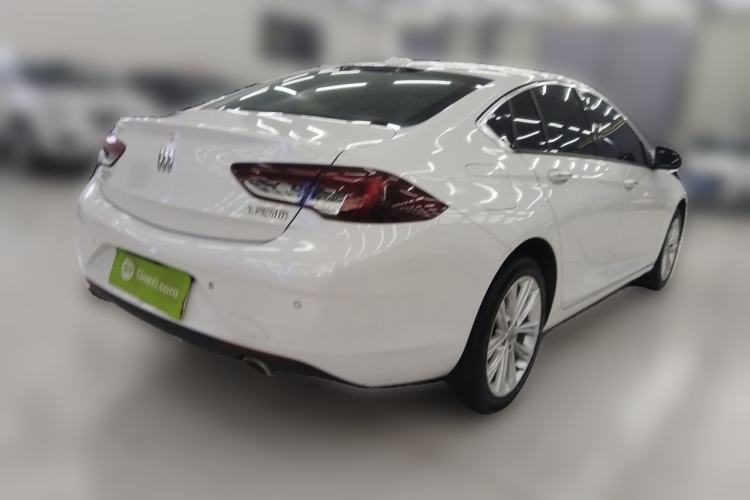 Used Buick Regal 2024 28T Luxury Edition Rear Right 45 Deg