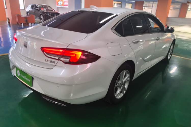 Used Buick Regal 2024 25T Deluxe Edition Rear Right 45 Deg