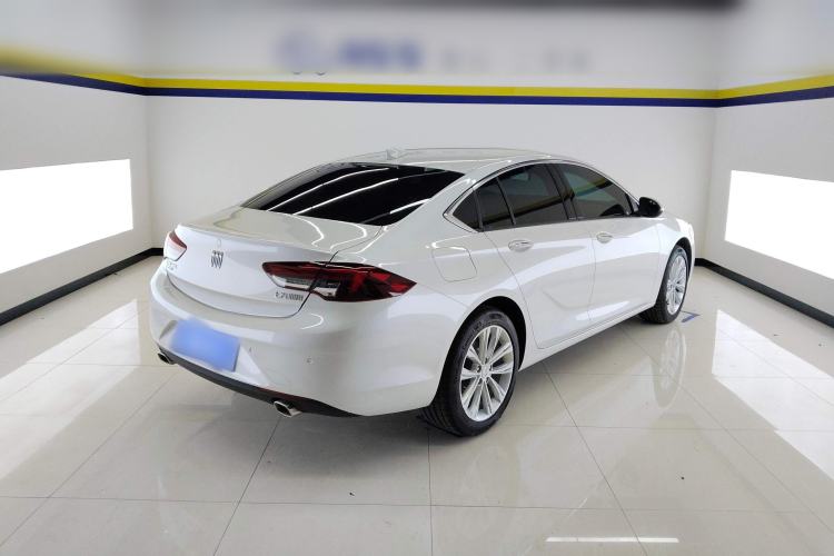 Used Buick Regal 2024 28T Luxury Edition Rear Right 45 Deg