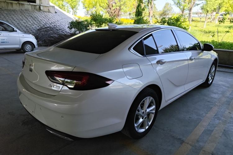 Used Buick Regal 2024 25T Deluxe Edition Rear Right 45 Deg