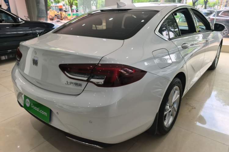 Used Buick Regal 2024 25T Deluxe Edition Rear Right 45 Deg