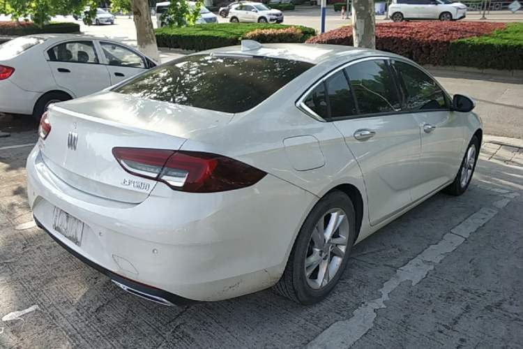 Used Buick Regal 2024 25T Deluxe Edition Rear Right 45 Deg