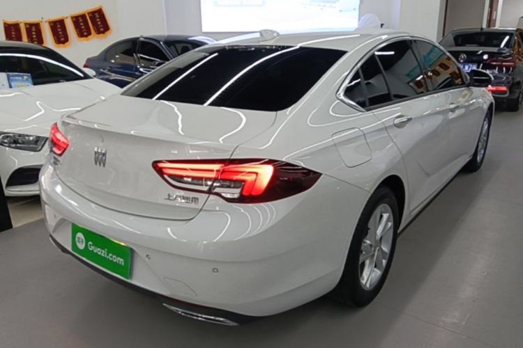 Used Buick Regal 2024 25T Deluxe Edition Rear Right 45 Deg