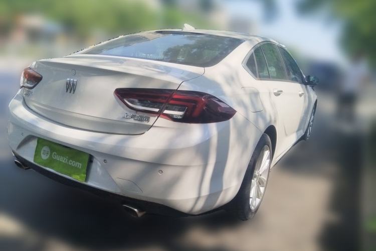 Used Buick Regal 2024 28T Luxury Edition Rear Right 45 Deg