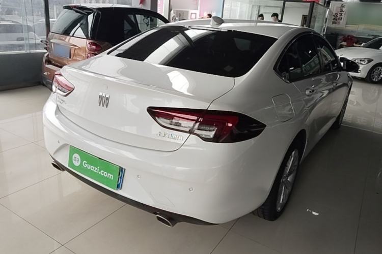 Used Buick Regal 2024 28T Luxury Edition Rear Right 45 Deg